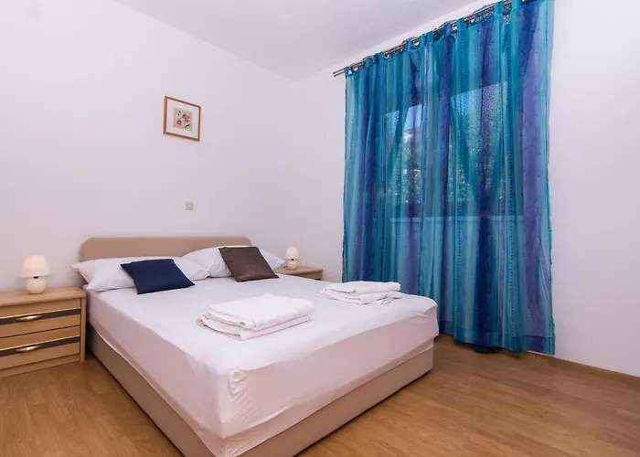 Appartement With Parking Space - 17609 *